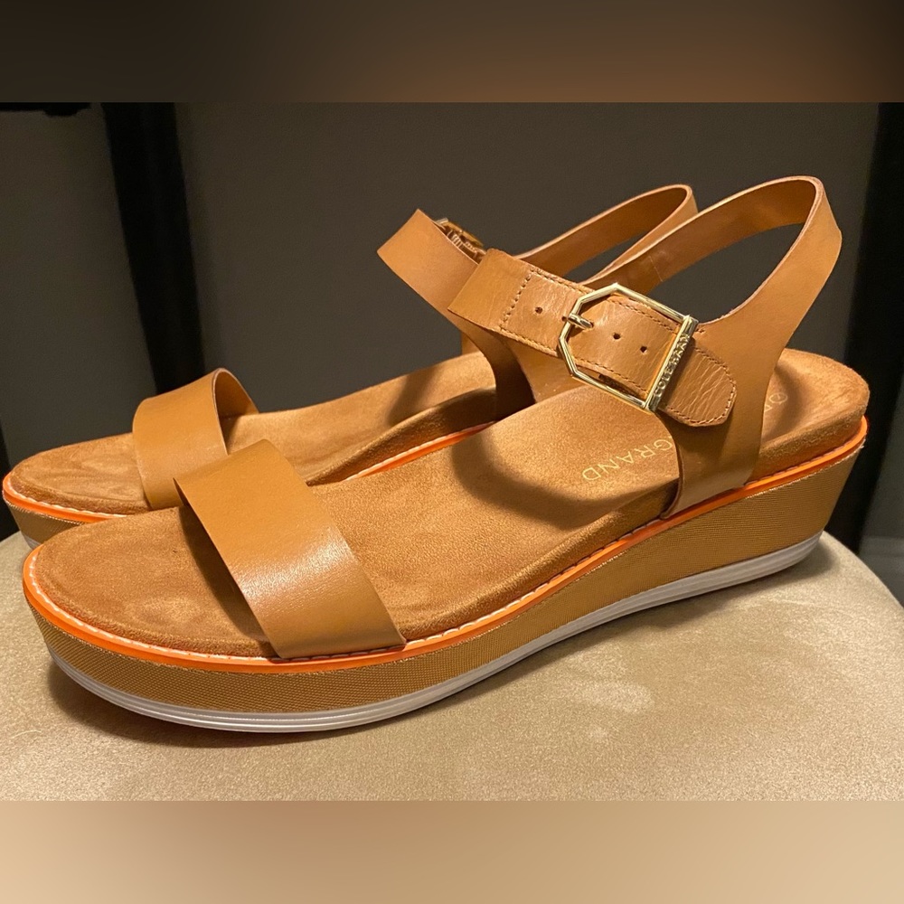 ColeHann Women’s Sandals. Excellent Used Condition. 10. slight Mark noted in pic